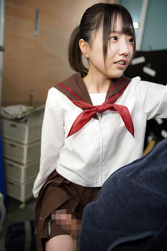 「気弱な子だと思ったら…」痴●したオヤジを死角に連れ込み精子が出なくなるまで説教射精させる痴女子○生 小柄J○ゆい