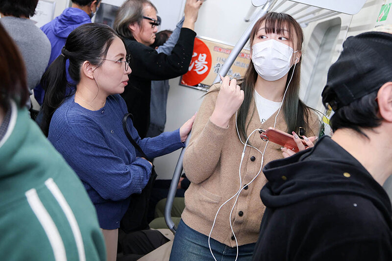 「えっ!おばさんの私が?!」我が子の前で触られ必死に抵抗するも愛液を垂れ流し絶頂が止まらない巨尻母VOL.4