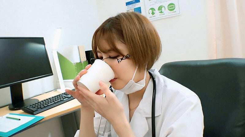 「これも検査なんですか！？」「はい！立派な検査です！」真面目な顔して敬語で診察～飲尿～中出し・精飲でしつこいくらいに捕精（ほせい）検査してくる泌尿器科の極淫痴女医＃04 豊岡医師