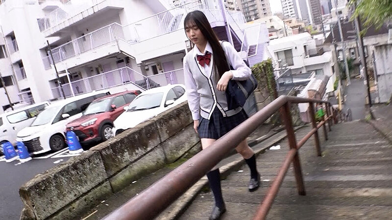 素人ナンパ 代々木でみつけたウブな女子校生に18cmメガチ〇ポを素股してもらったら、こんなにヤラしい事になりました。 永野鈴