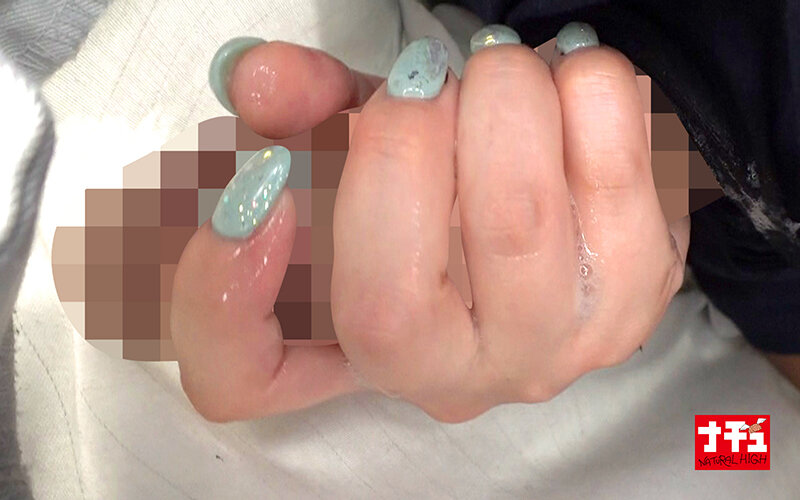 M男開発電車 ポケット手コキで着衣内射精させる責め好きお姉さん