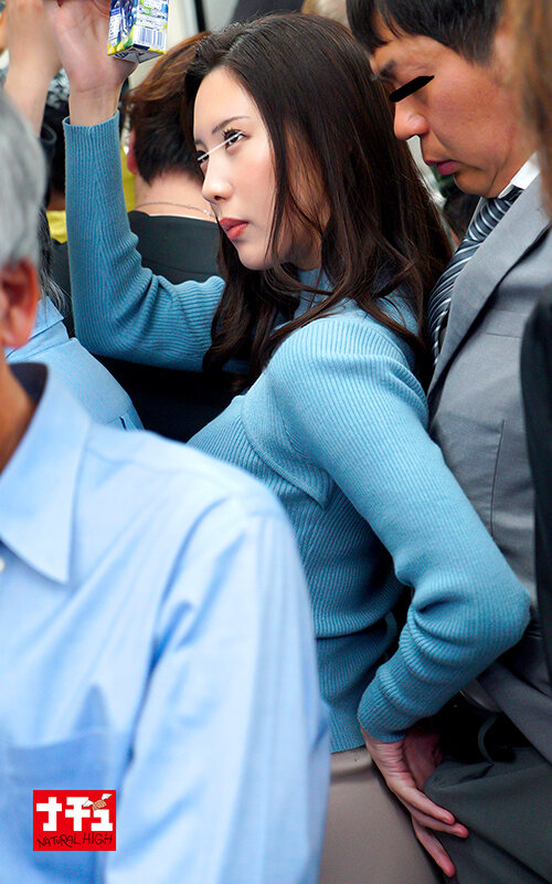 M男開発電車 ポケット手コキで着衣内射精させる責め好きお姉さん