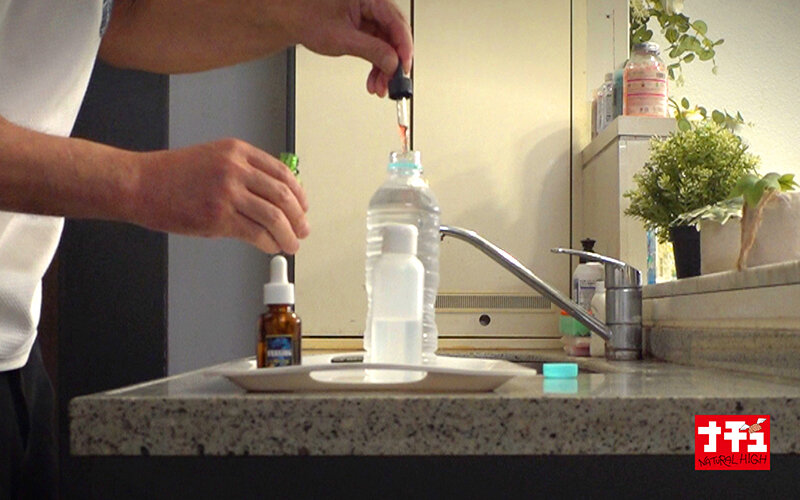 水着モニター募集に来た着衣では想像できない隠れ巨乳地味女をアレで火照らせなし崩しハメ撮り中出し Gカップ/看護学生