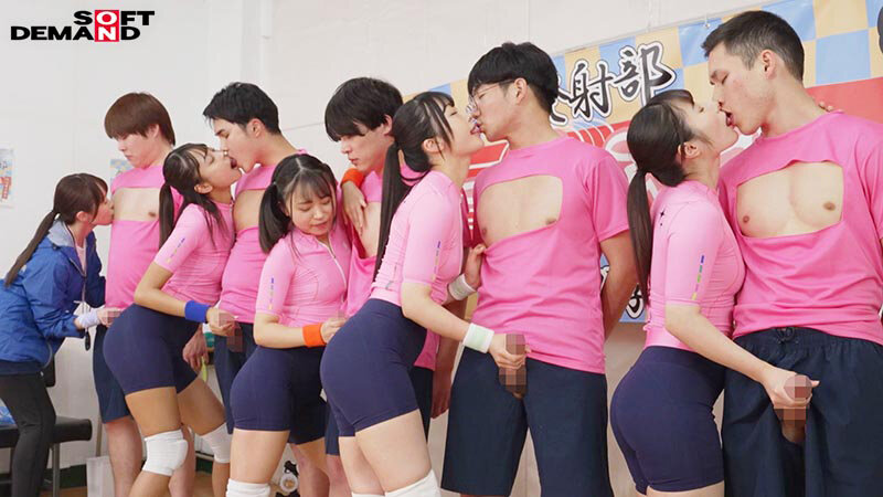 手コキに若き汗を捧げる女子●生たち。私立新中野学院「発射部」