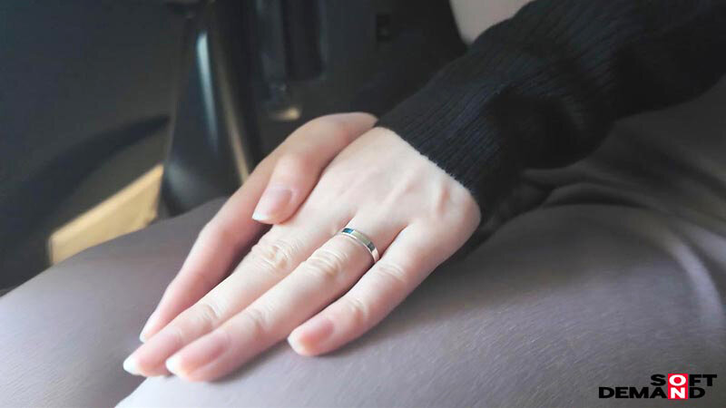 根っからの明るさで職場の絵画スクールはいつも笑顔で溢れてる 今村由美 34歳 素人人妻がAV初出演