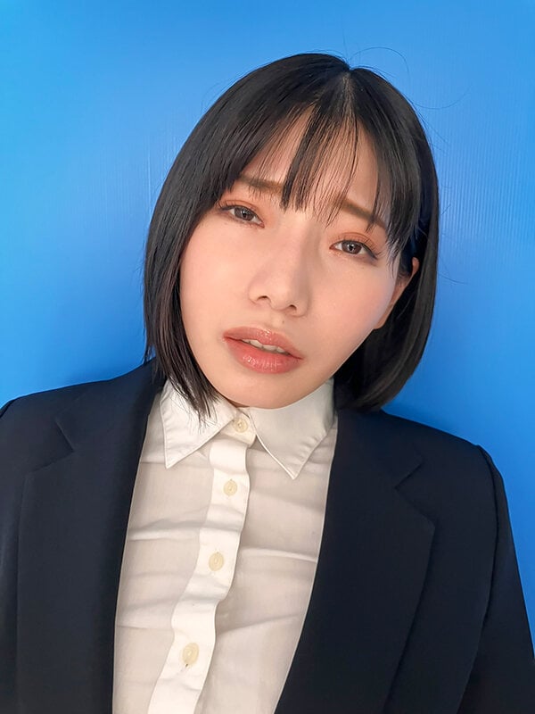 ここで撮影した写真を貼れば絶対合格するというピストンバイブ証明写真ボックス リクルートスーツの女子大生がどんなに突かれても笑顔をキープ 来訪者K.Sさん