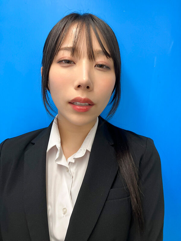 ここで撮影した写真を貼れば絶対合格するというピストンバイブ証明写真ボックス リクルートスーツの女子大生がどんなに突かれても笑顔をキープ 来訪者O.Eさん