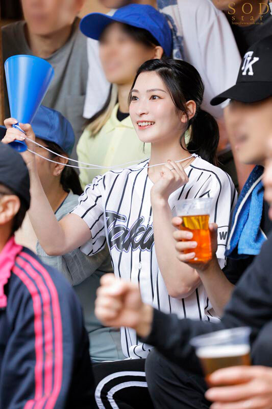 旦那を野球選手に育ててくれた地元のオヤジたちに恩があるからってなぜ毎年毎年妻の私がコンパニオンみたいに下品な接待をしなくちゃいけないの… 本庄鈴