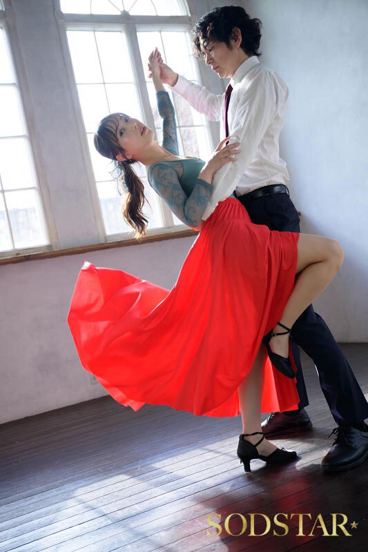 Shall we キメセク？社交ダンス講師が生徒である妻子持ち中年サラリーマンと不倫SEXグミにハマる 小湊よつ葉