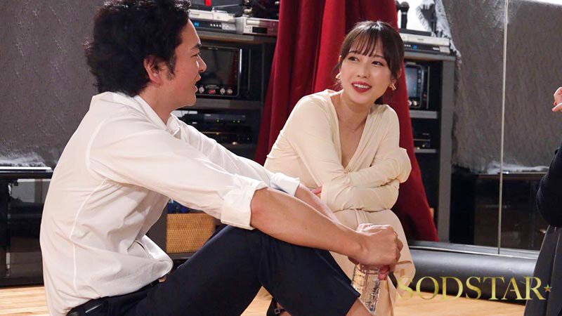 Shall we キメセク？社交ダンス講師が生徒である妻子持ち中年サラリーマンと不倫SEXグミにハマる 小湊よつ葉