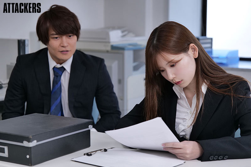 新卒入社の西野さんは、モテない冴えない僕を悪女のように弄んで●す。 明里つむぎ