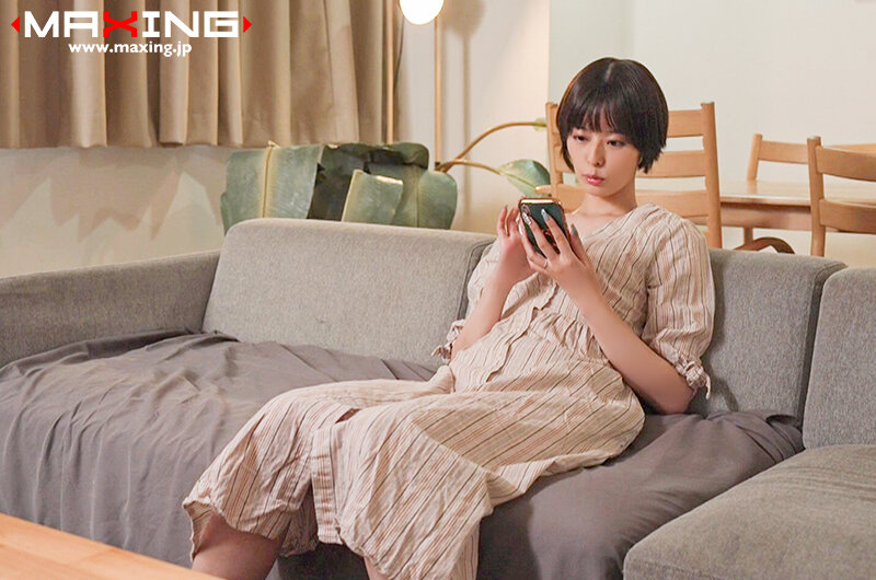 夫の部下に言い寄られ…自宅で裏切りのNTR 月乃ルナ