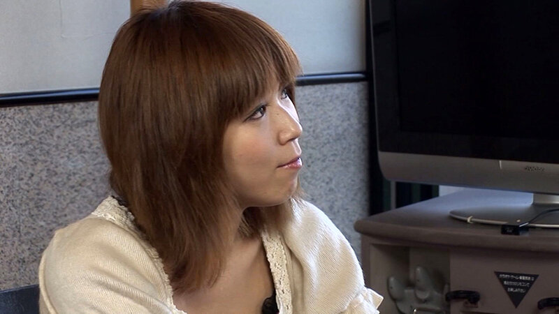 おいしい話には裏がある!映画出演の主演候補の話かと期待していたら単なる身体目的で意気消沈…。謝礼をもらって中出しSEX!