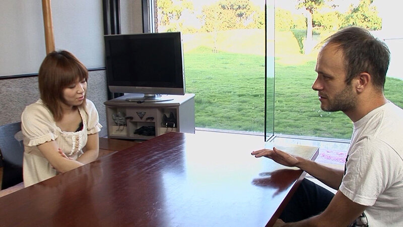 おいしい話には裏がある!映画出演の主演候補の話かと期待していたら単なる身体目的で意気消沈…。謝礼をもらって中出しSEX!