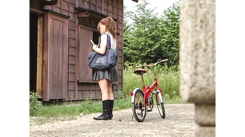 尾行盗撮!隣りの制服女子がオナニー中毒な件