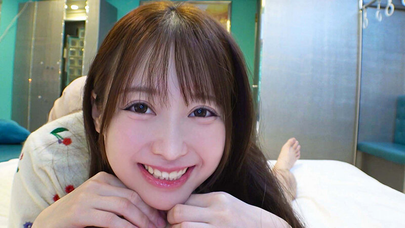 可愛すぎ！挑発誘惑してきたのに意外と初心！？笑顔でおっぱいを見せて誘惑し自ら生ハメ生中出し！誘惑生中アイドル級美少女ゆい 天馬ゆい