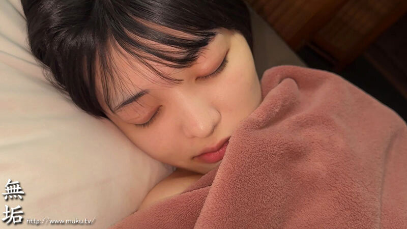 音楽フェス帰り 汗だくになった彼女と連日ホテルでセックス三昧 最高の夏の思い出を作った、本気のカップル子作り交尾映像。（MUKD-533）