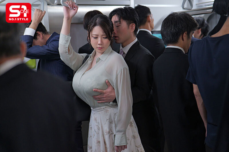 混み合った終電― 酔って緩い感じのOL― 偶然に触れたKカップ― もう我慢できずにメチャクチャ痴●しまくったら…まさかの俺のテクの虜に。 みなみ羽琉