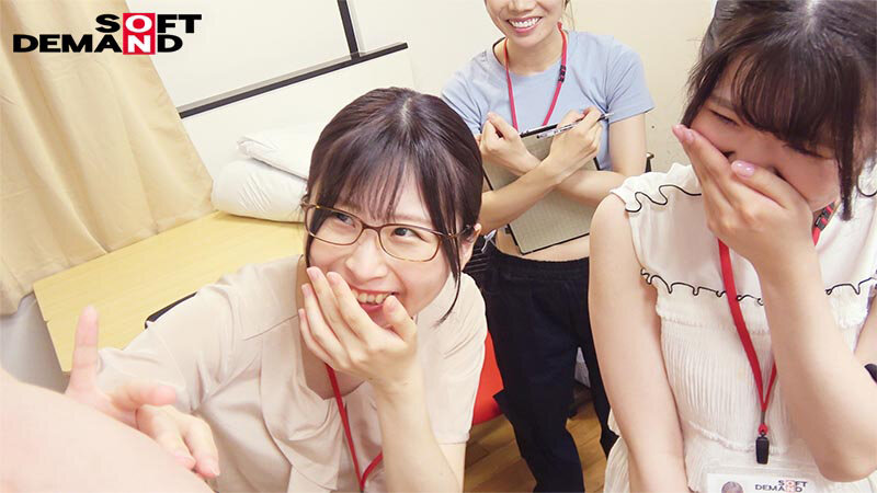 全裸男性を複数名の着衣SOD女子社員がじっくり恥じらい研究報告 真剣チクビ囲み実験 SOD性科学ラボ REPORT18 敏感反応に戸惑いながらも膨らむ乳首と脈打ちペニスから目が離せない16名