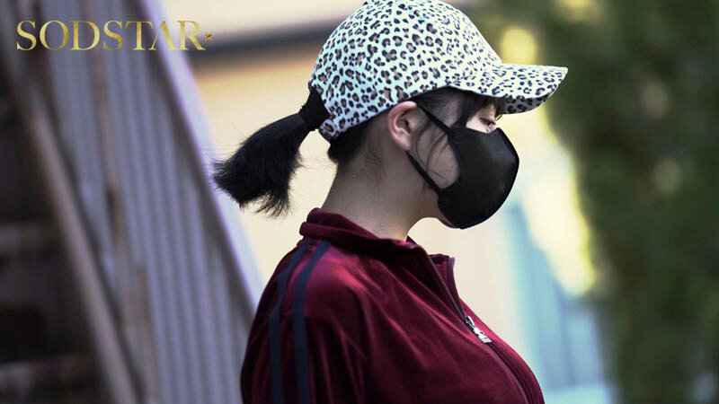 北関東 マンスジがクッキリ浮き出たベロアジャージのマイルドヤンキー奥さんを旦那の入院中に拘束飼育 夏目響