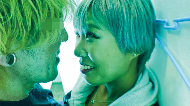 黒ギャルと日サロで、こっそり潮吹きぴゅぴゅ―露出デエト！ 激AGEマ●コを完全バグってただのスプリンクラー化ww