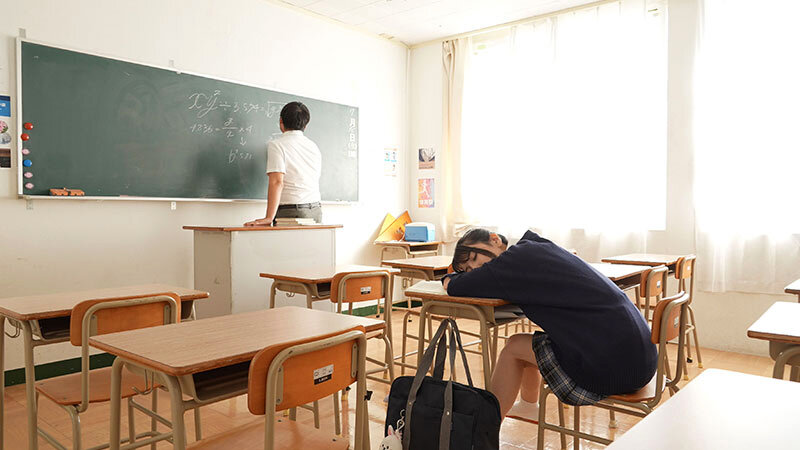 ねっとりベロチューと乳首舐めで誘惑 涎だらだら淫舌フェラで教師を沼らせる痴女J系 倉木しおり