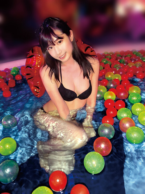 最強水着ヒロイン 真正中出し解禁 素人10名