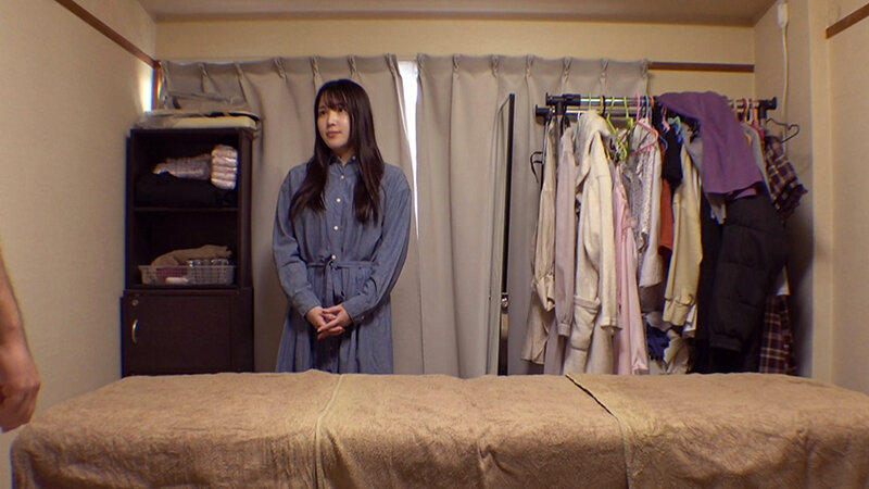 媚薬オイルマッサージ 痴●盗撮＆中出し素人娘VOL.62 超強力媚薬を配合したマッサージオイルを施術中に知らずに塗りこまれたオンナは、身体の火照りに驚き、チ〇ポを欲しがる自分に戸惑い、垂れ出したマン汁に恥ずかしがりながらも生ハメ中出しまで欲してしまう！