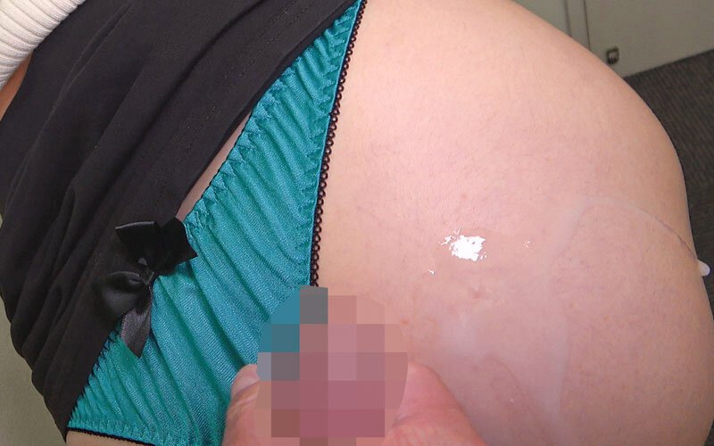 完全主観 「ほら、ワタシをおかずにして…目の前でシコって見せて…」美熟女に見つめられながら射精する快感2