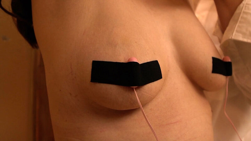 旦那は単身赴任で欲求不満を溜めこむ美しき熟母が禁断の背徳感に溺れ熟れたカラダを持て余し長男の生肉棒を貪る異常性交!