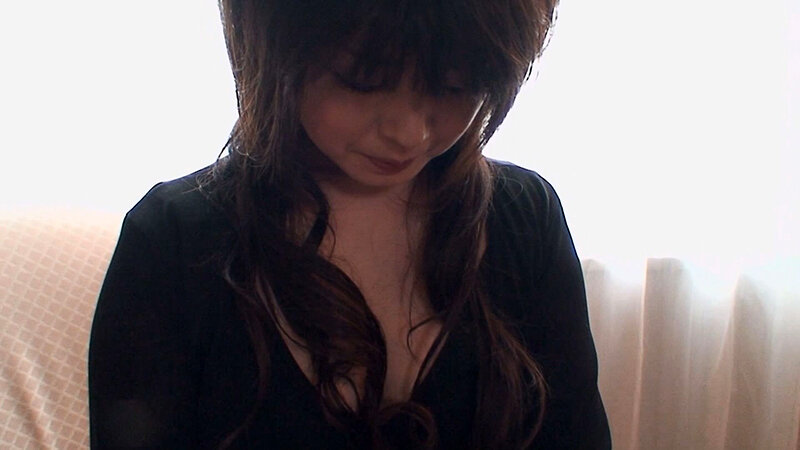 少し押したらイケそうな美人奥様をガチナンパ！言葉では拒みながらも実は期待しちゃっている奥様にボディタッチからの中出しSEX！