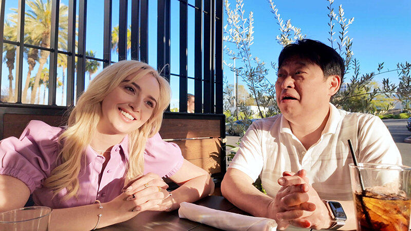 マッチングアプリで知り合ったロス在住の美人セレブ妻がまさかのAV出演！？レキシー（26）