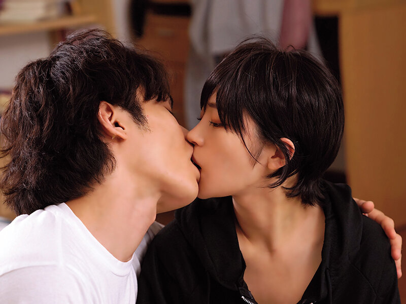 【椿りかの男装コスSEX】外見も性格も男っぽいショートカットのボクっ娘は隠れ巨乳のむっつりスケベで男友達とイカせ合いゲームでヤリまくりハメまくり！