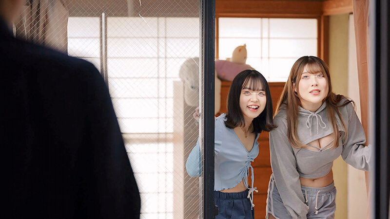 向かい部屋の女子寮の覗きに気付かれて以来、女子大生達が毎日窓越しに誘ってきます。若さゆえの性欲を受け止める花びら回転ハーレムSEX