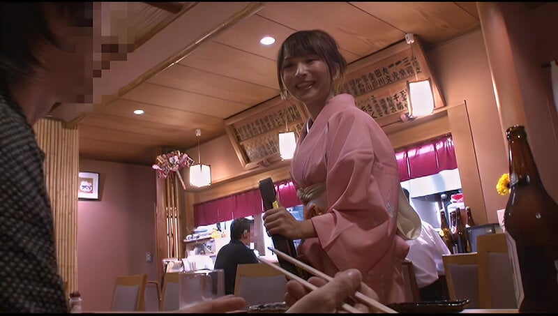 【AIリマスター】接客中に顔を紅潮させながら感じまくるバイト娘5 中出しSP ～ハンバーガー屋、レンタルビデオ店、和食小料理店、ビール売り子～