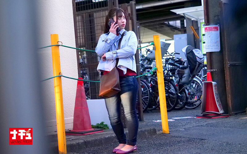 逃げても背後からホジくりまくるバック手マンで潮を吹かされ続け屈服する敏感女子大生3