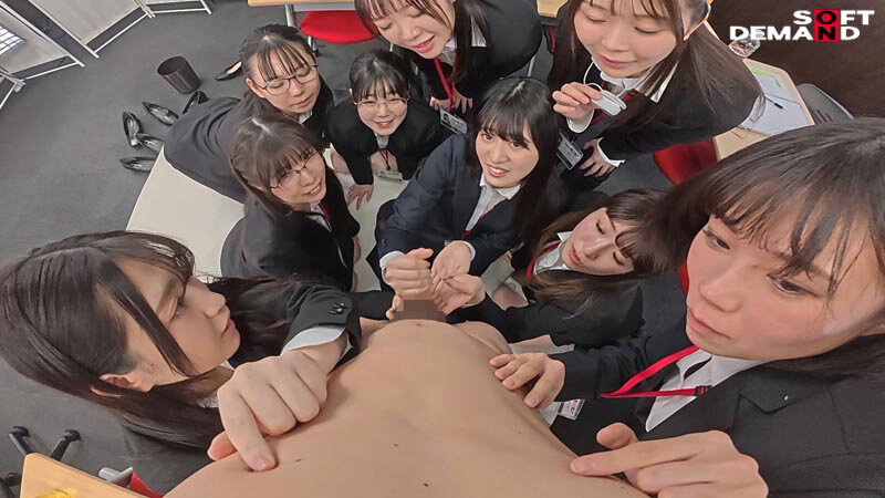 SOD女子社員試験官9名が全裸男性1名へち○ぽの勃起からザ～汁射精を手厚いサポート付きでじっくり審査 新人AV男優CFNMハーレムオーディション