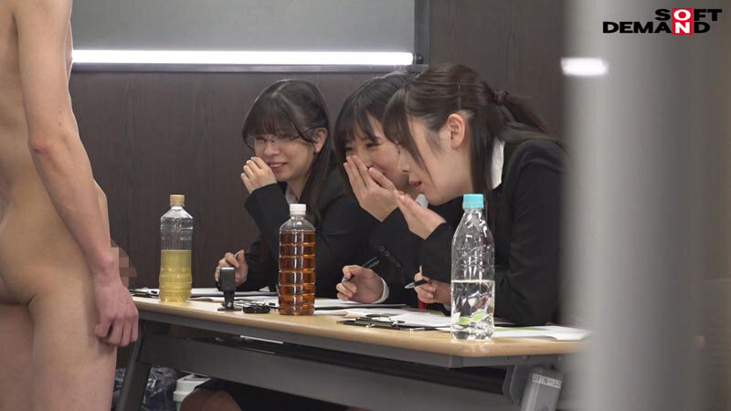 SOD女子社員試験官9名が全裸男性1名へち○ぽの勃起からザ～汁射精を手厚いサポート付きでじっくり審査 新人AV男優CFNMハーレムオーディション