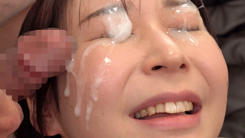 大量ぶっかけ志願 白く汚されたい変態素人妻 ゆかさん