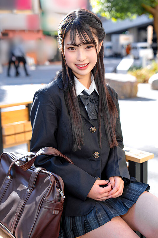 吹奏楽部と軽音部を兼任している超多忙ガール!!部活と部活の合間を縫って色んな男とSEXしまくるパワフル娘に大量中出し!!