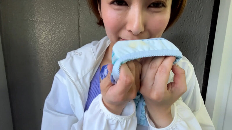 街角で声をかけてパンツの染みを見せてもらう アパレル店員 さつきちゃん