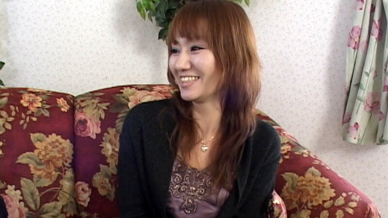 旦那さんとはセックスレス！？一皮剥いたらやる気溢れるエロ下着のご無沙汰奥さんをナンパ中出し！