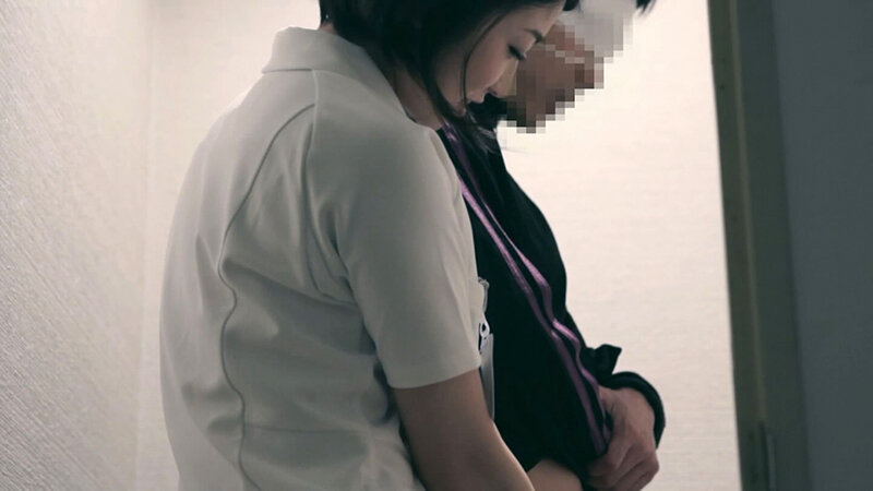 熟女看護師夜勤の秘め事。「今日もう一人の看護師休みなの…」