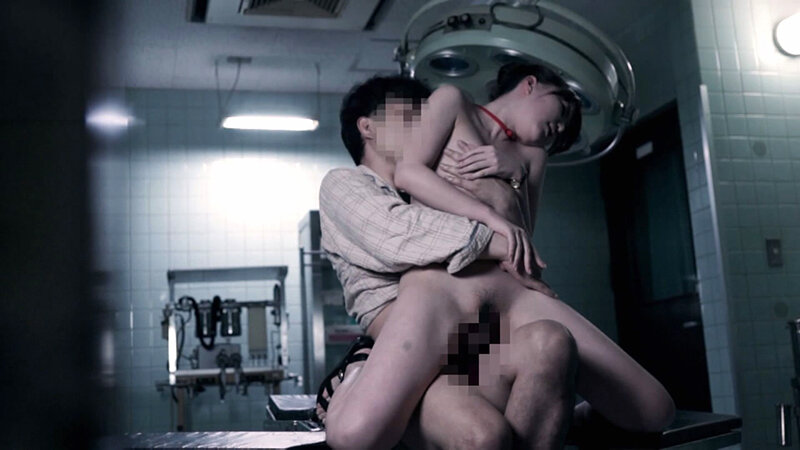 吐息だけが響く深夜の手術室!陰キャ看護師が患者を誘う日常