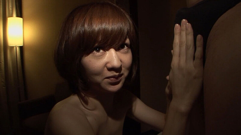 1年以上も相手にしてくれない旦那に嫌気がさして大胆にもAV出演しちゃうパッチリ二重の素人奥様!ねっとりフェラで肉棒を大きくさせたら自ら肉棒を奥底に迎え入れてガチイキSEX!
