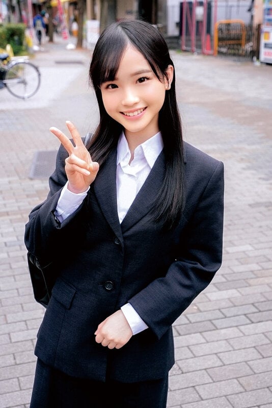 就職活動中の女子大生の皆さん！「早漏に悩む童貞君の暴発改善のお手伝いしてくれませんか？」就活に励む真面目でカワイイJDが早漏すぎる童貞君にムラムラ膣キュンしちゃって生中出し筆おろしSPECIAL！かのんらら