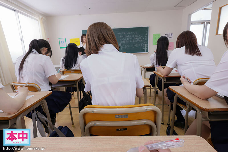 【VR】席替えVR 男は僕ひとりだけのクラスであの子もこの子も僕の隣の席をねらってる！？ 松本いちか