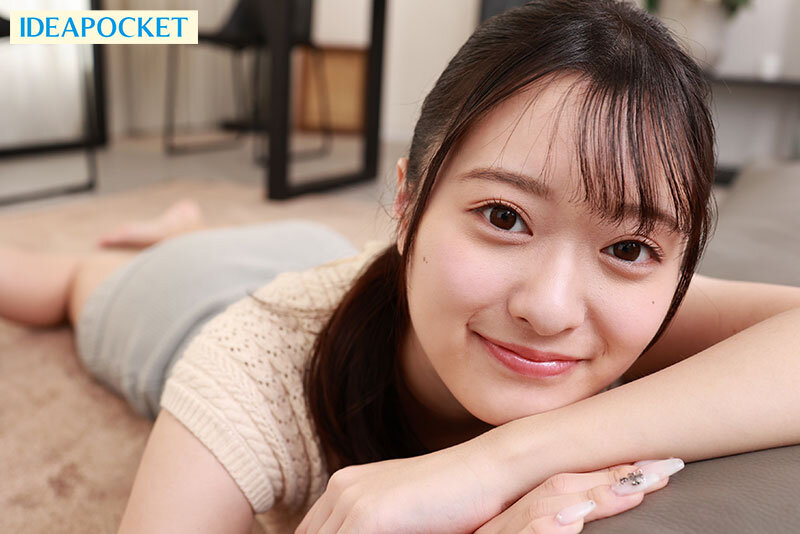 【VR】愛らしさ全開美少女 花守夏歩 愛嬌抜群でスケベな彼女とガチ恋超接近密着 FIRST 8K VR