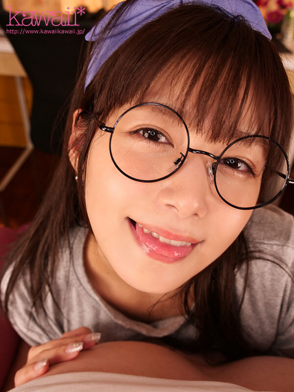 【VR】エロ漫画家‘こんぴか先生’のアシスタントに入った僕はエロネタ検証と称して夜な夜なチ●ポを差し出しアトリエで先生のおもちゃにされています。 紺野ひかる