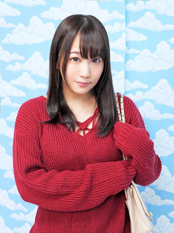 池袋で見つけた心優しい働くお姉さん 童貞くんのオナニーのお手伝いのつもりがセックス練習ってことで素股していてヌルっと入って筆おろし!? 篠宮ゆり